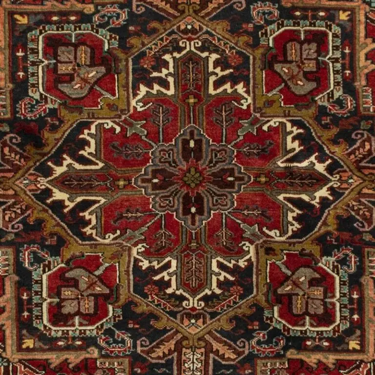 Tribal Heriz Rug with Geometric Flower hand Knotted Lamb Wool Veg Dye Iran (300×212)cm, red heriz geometric rug, close-up detail 2