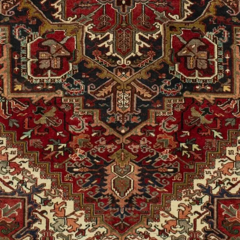 Tribal Heriz Rug with Geometric Flower hand Knotted Lamb Wool Veg Dye Iran (300×212)cm, red heriz geometric rug, close-up detail 3