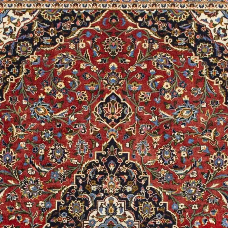 Kashan Traditional Persian Rug, Spritzy 292×209, red kashan traditional rug, close-up detail 1