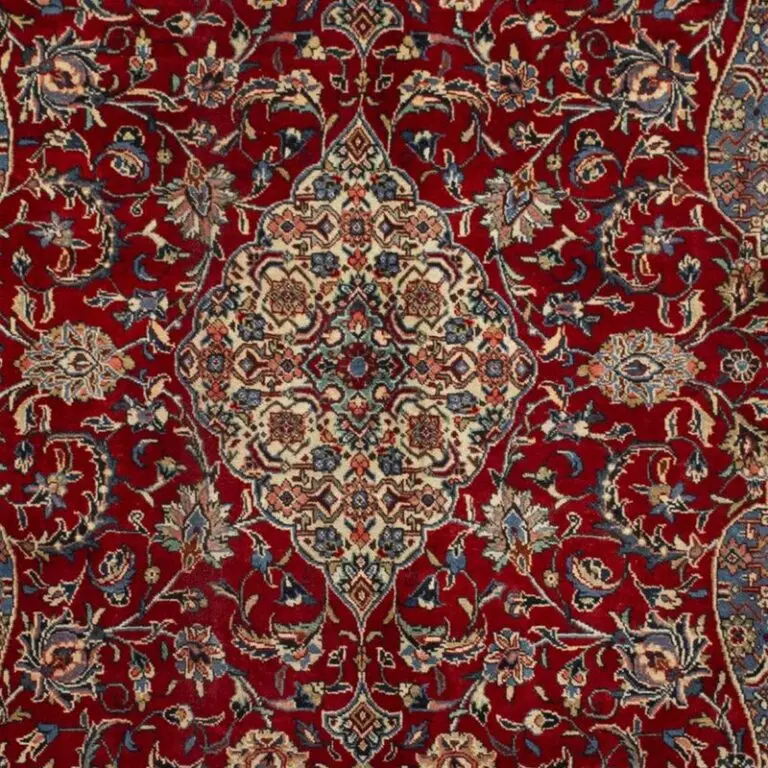 Sarouq Vintage Persian Hand Knotted NZ Wool Rug Iranian (384×267), red sarouq persian rug, close-up detail 2