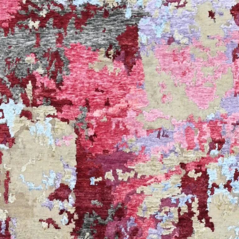 Bougainvillea Rug, pink abstract rug, close-up of the hand knotted pile, detail 1